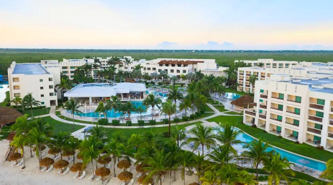 Hyatt Ziva Riviera Cancún | Mills James